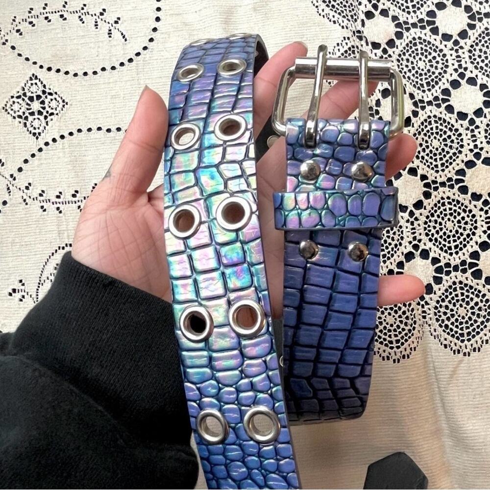Y2K iridescent grommet belt